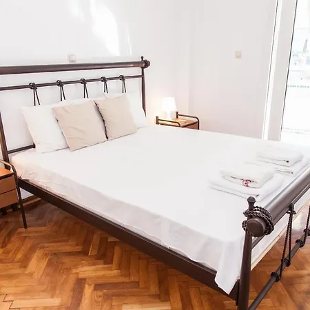 Beautiful New Decorated Apt In Athens