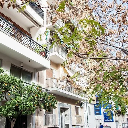 Beautiful New Decorated Apt In *